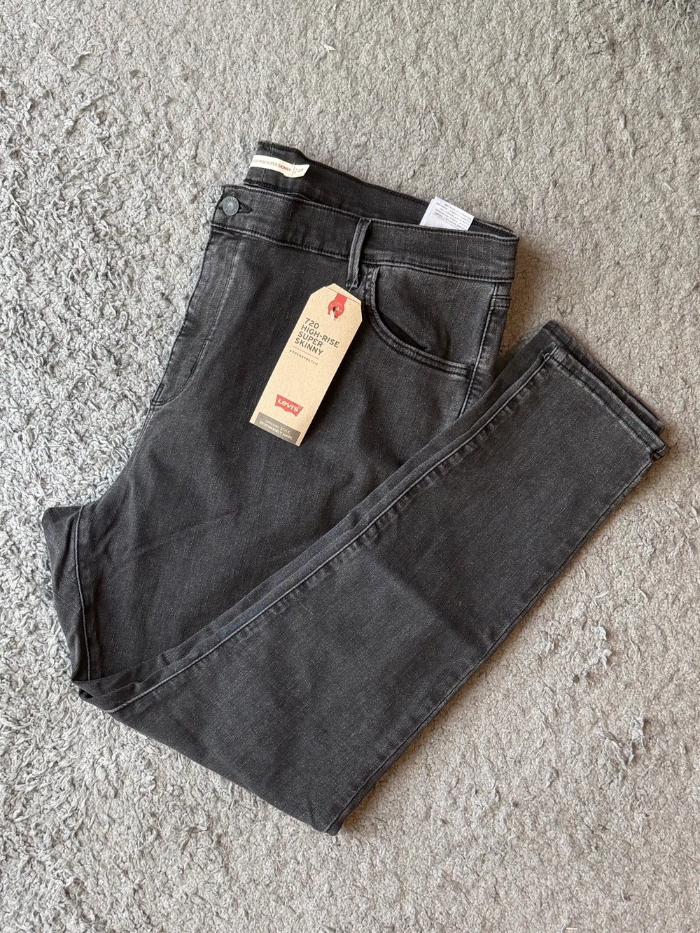 Levi's Women's Black Skinny Jeans - 24